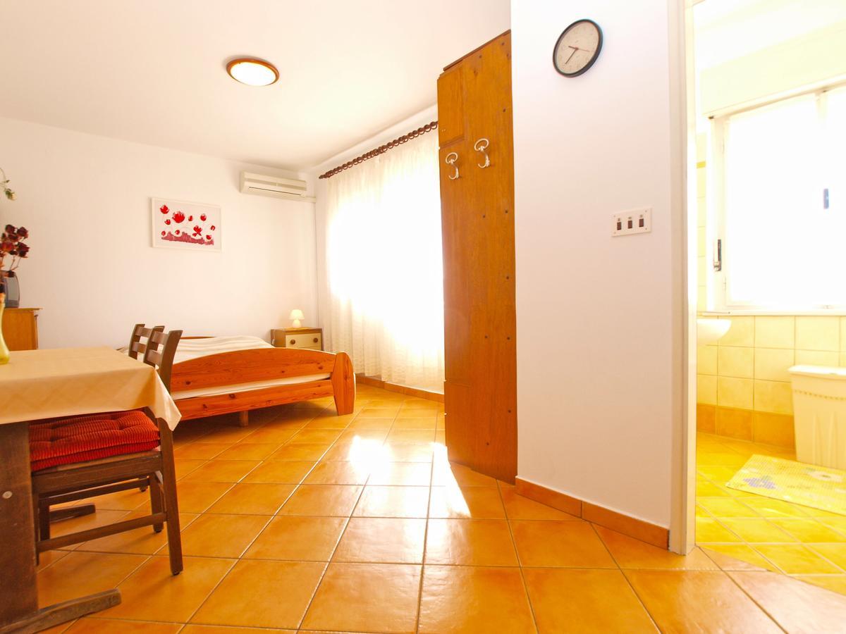 Apartments Mirela 1554 普拉 外观 照片