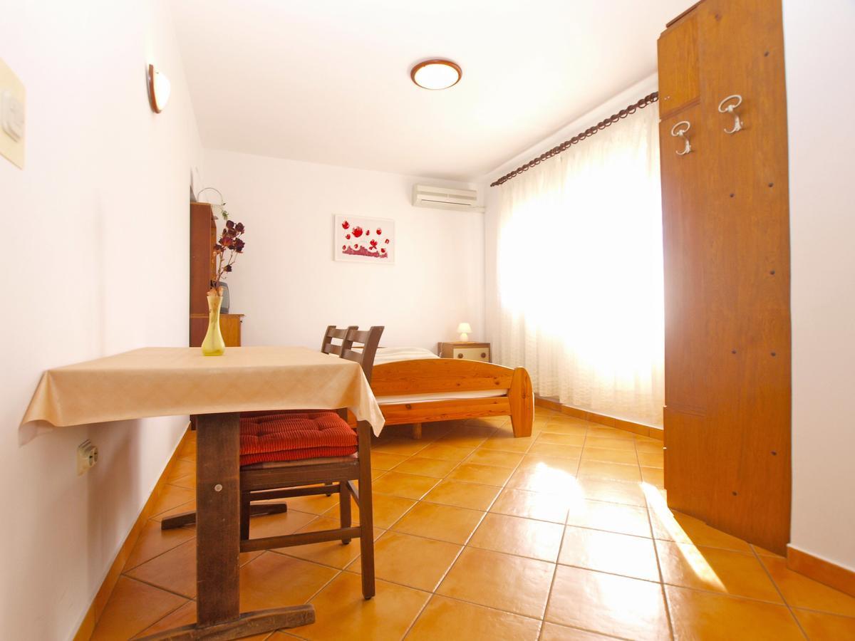Apartments Mirela 1554 普拉 外观 照片