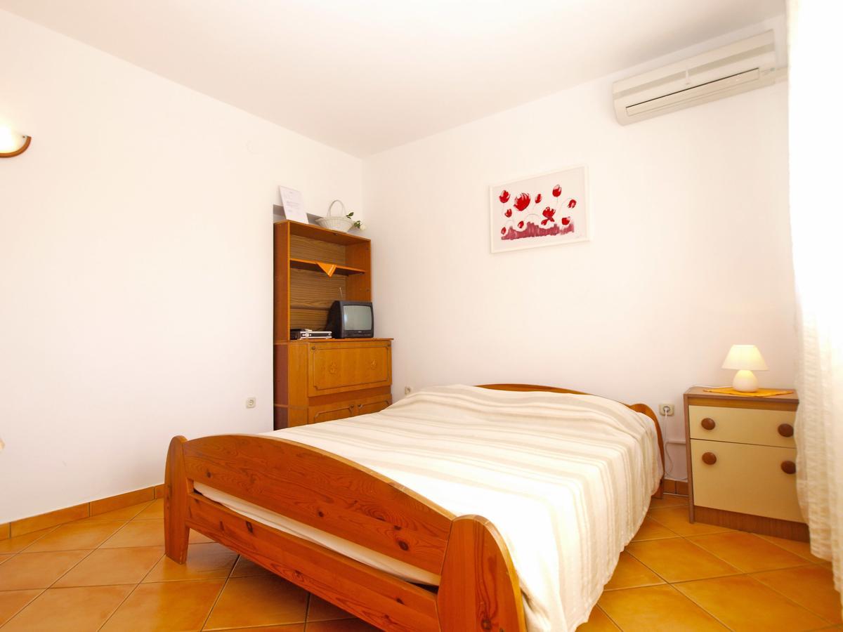 Apartments Mirela 1554 普拉 外观 照片